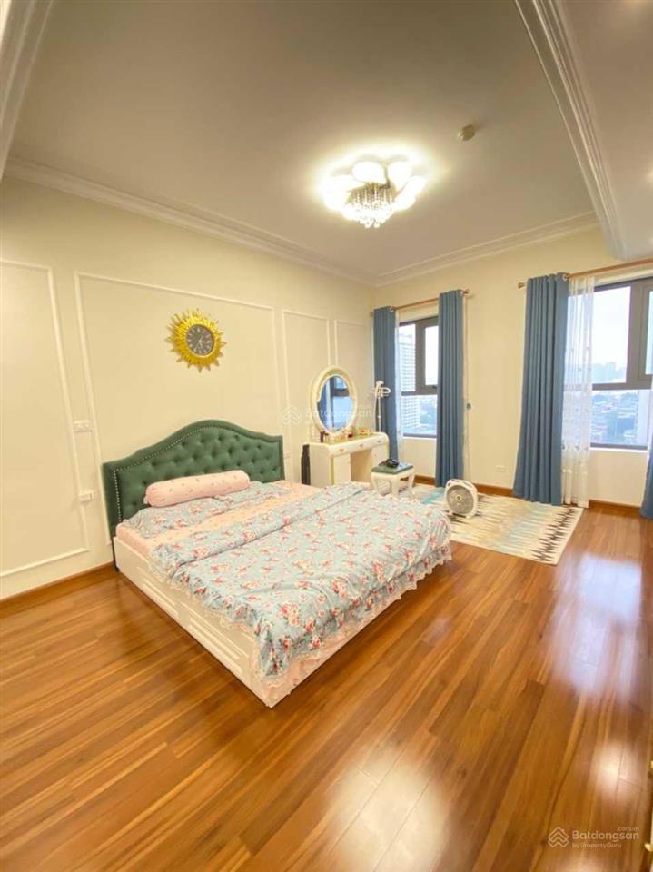 Gia đình cần bán căn chung cư vov, dt 100m2, 3pn, giá 6.8 tỷ full nội thất, mua bán luôn