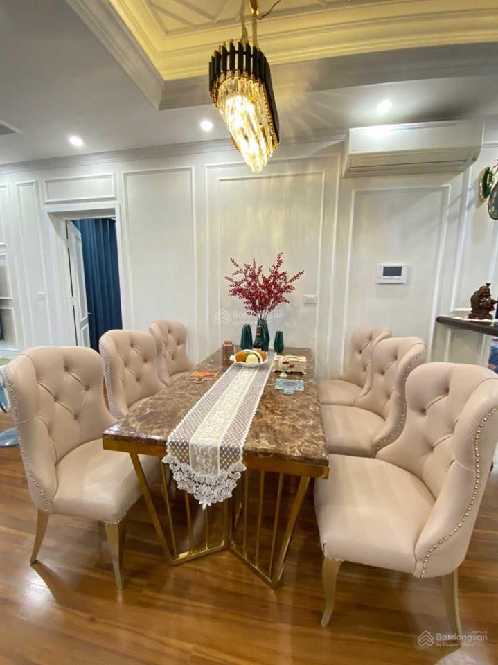 Gia đình cần bán căn chung cư vov, dt 100m2, 3pn, giá 6.8 tỷ full nội thất, mua bán luôn