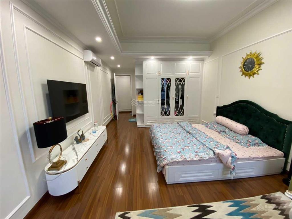 Gia đình cần bán căn chung cư vov, dt 100m2, 3pn, giá 6.8 tỷ full nội thất, mua bán luôn