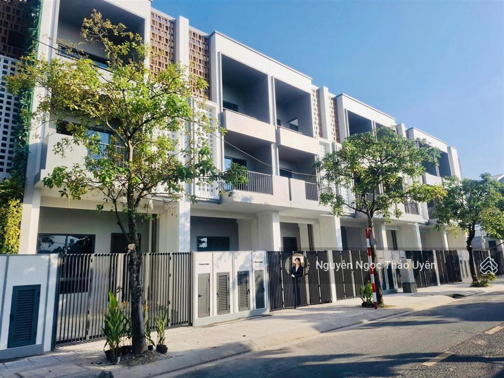 Biệt thự góc meadow  dts 336m2 giá 26ty7, mặt tiền công viên