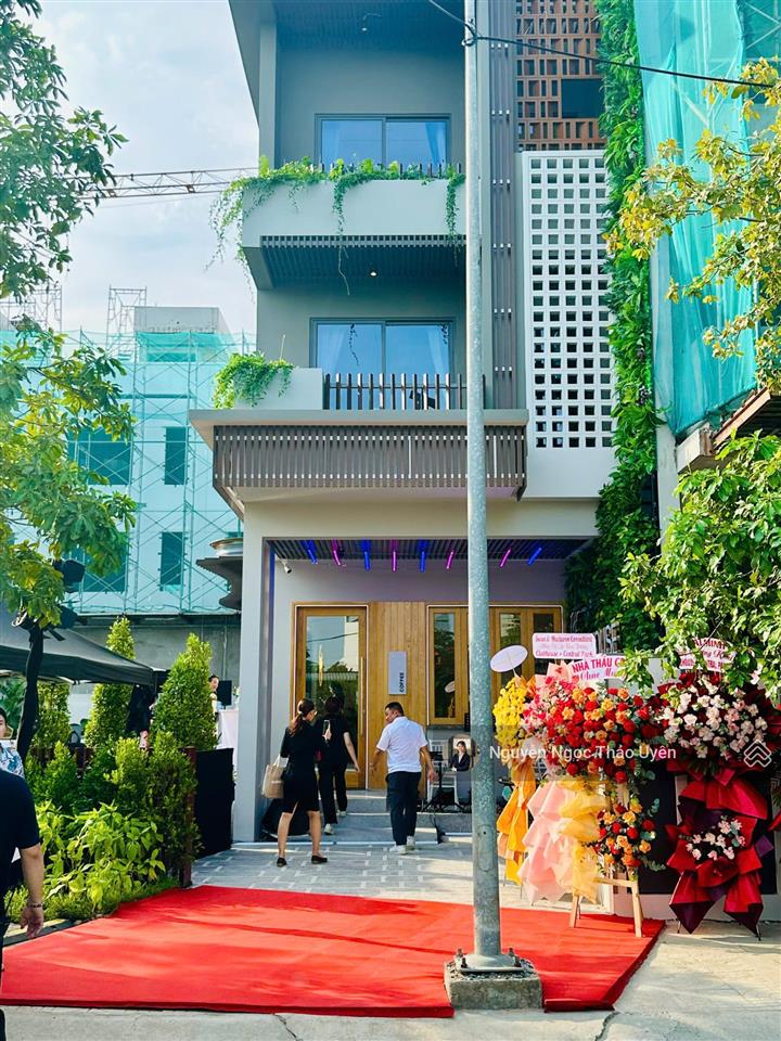 Meadow căn góc n8.1  dt 161m2/238m2 giá 13ty