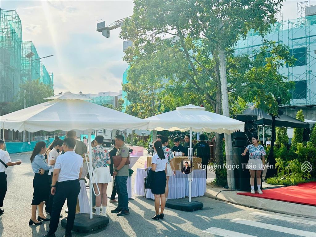 Meadow căn góc n8.1  dt 161m2/238m2 giá 13ty