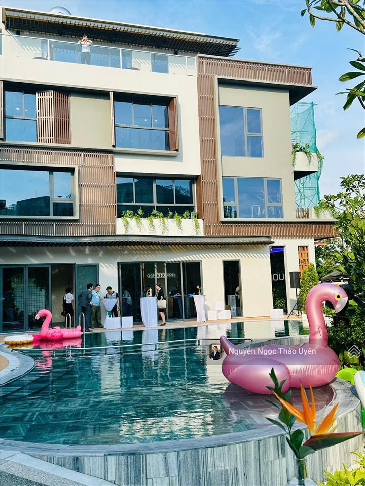 Meadow căn góc n8.1  dt 161m2/238m2 giá 13ty