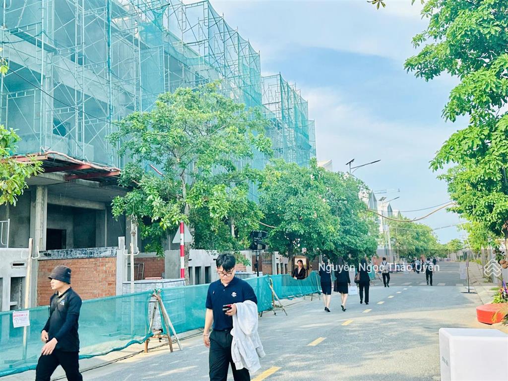 Meadow căn góc n8.1  dt 161m2/238m2 giá 13ty