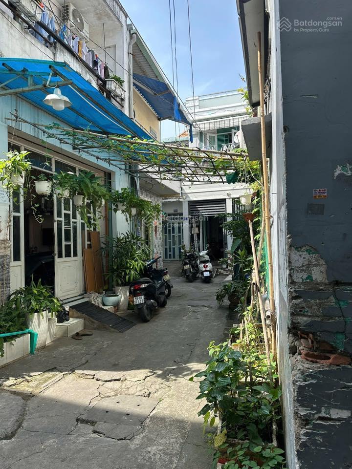 Nhà mới hẻm 637/ đường tỉnh lộ 10, 3.8x 12.5 ( nở hậu 5.2m ), 2 tấm, 5 tỷ ,   0935 721 ***