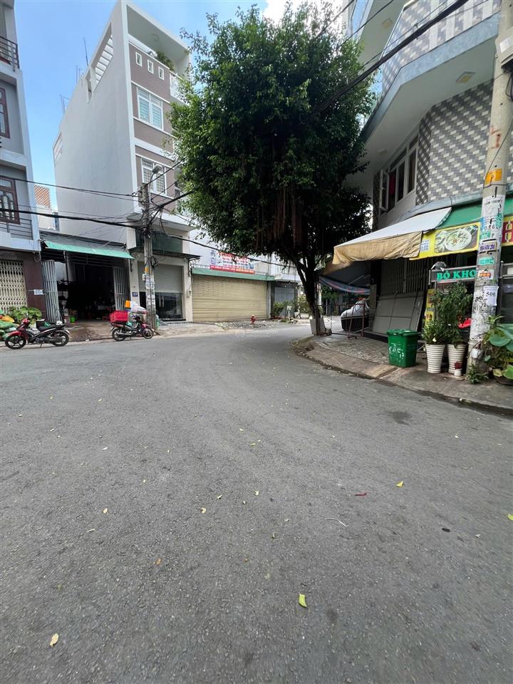 Nhà mtkd đối diện chợ đường số 6e, khu tên lửa, 4x18m, 1 trệt 1 lầu, 8.4 tỷ,  0935 721 *** hữu