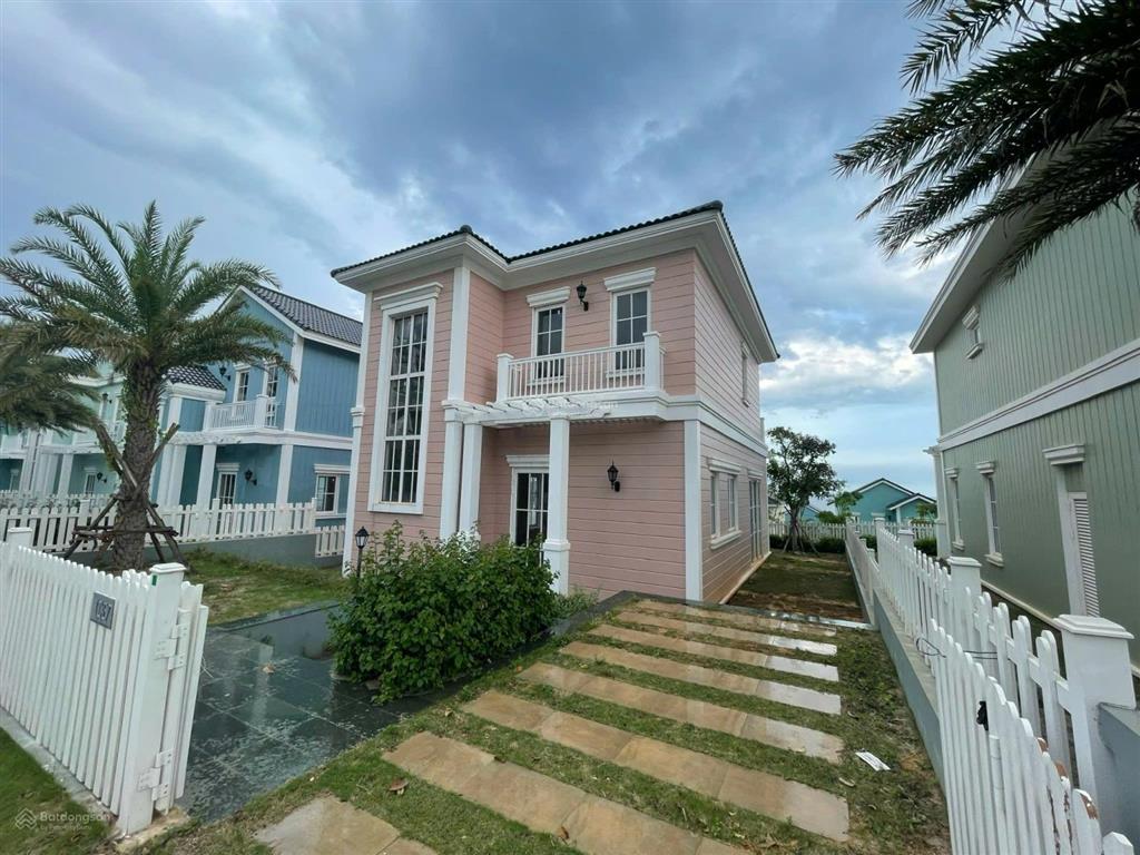 Biệt thự đơn lập view trọn biển novaworld phan thiết diện tích 12x20m 240m2 giá 7.9 tỷ bao hết