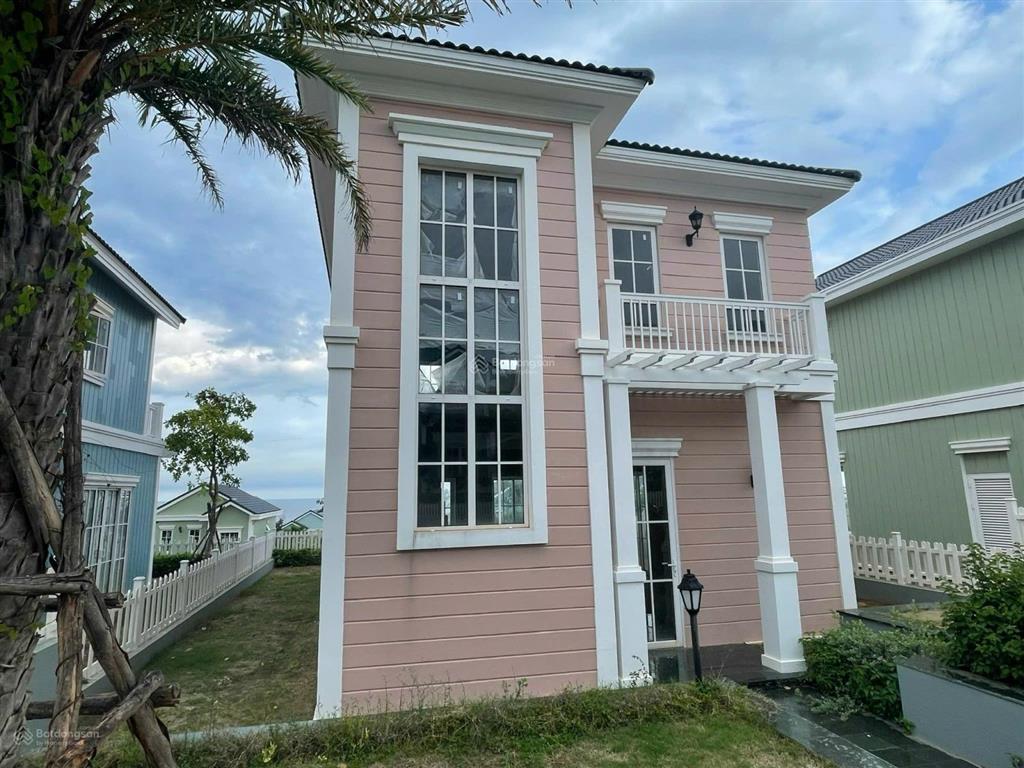 Biệt thự đơn lập view trọn biển novaworld phan thiết diện tích 12x20m 240m2 giá 7.9 tỷ bao hết