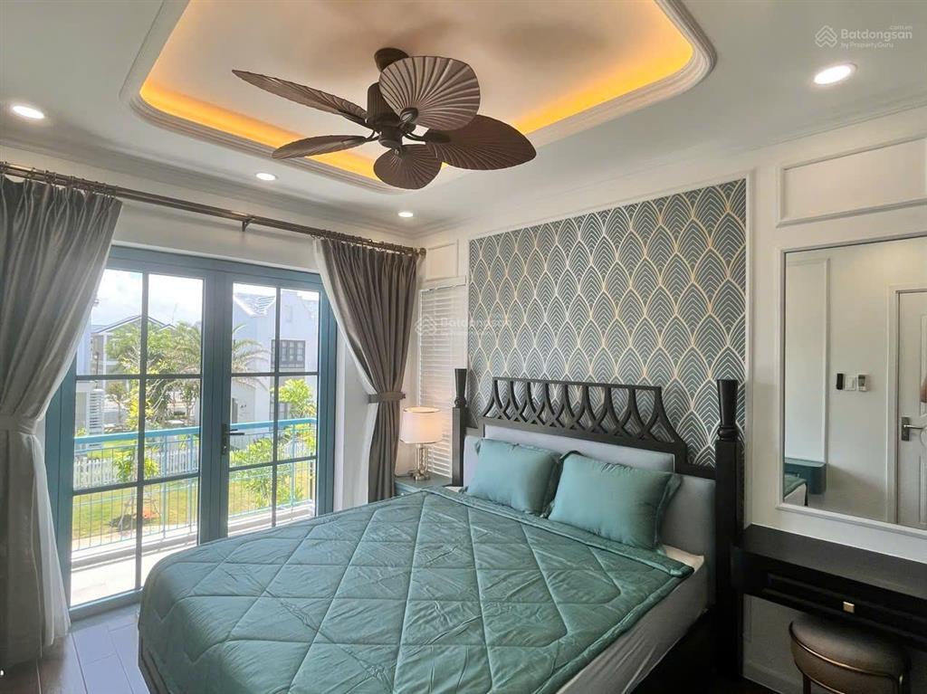 Biệt thự đơn lập view biển 240m2 full nội thất giá 7.8 tỷ bao hết ngay dãy hồ bơi vô cực0975 404 ***