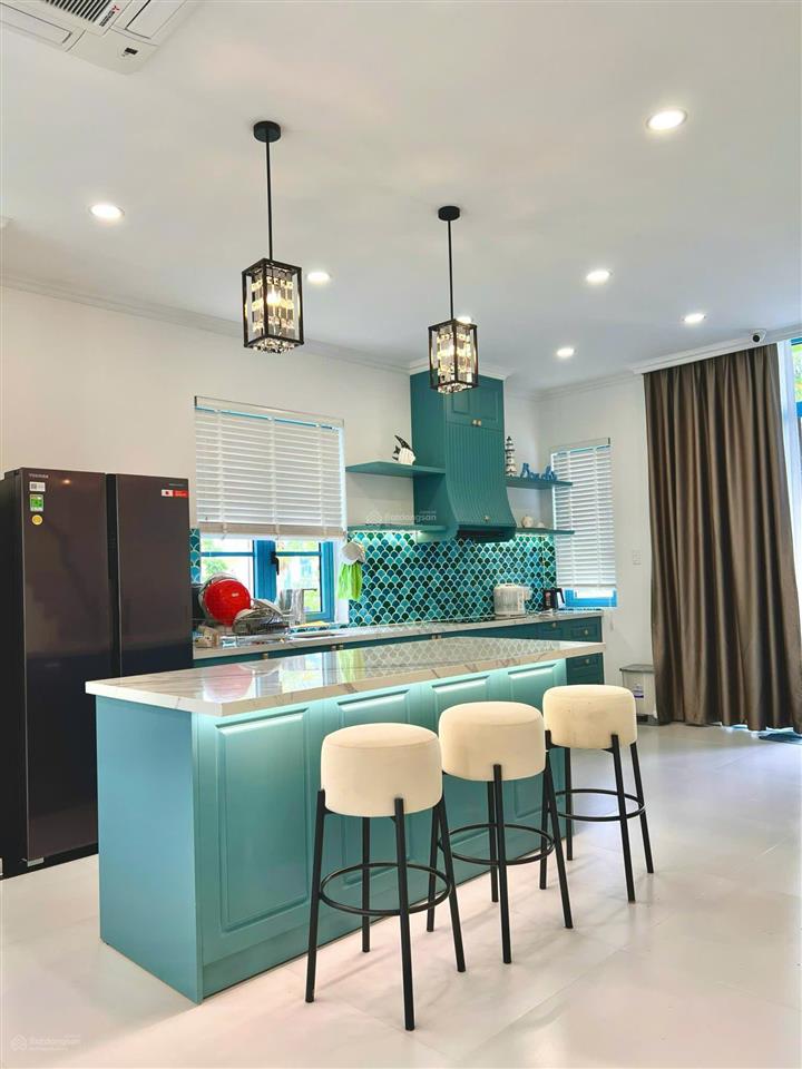 Biệt thự đơn lập view biển 240m2 full nội thất giá 7.8 tỷ bao hết ngay dãy hồ bơi vô cực0975 404 ***