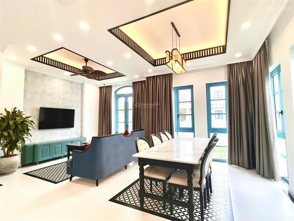 Biệt thự đơn lập view biển 240m2 full nội thất giá 7.8 tỷ bao hết ngay dãy hồ bơi vô cực0975 404 ***