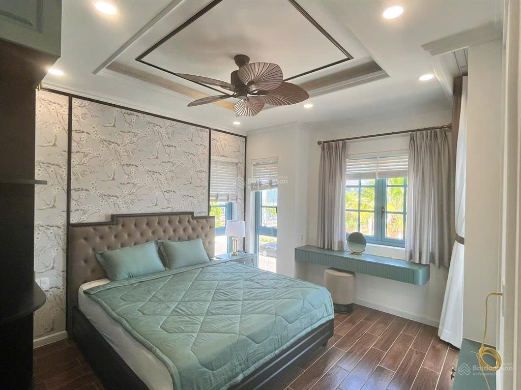 Biệt thự đơn lập view biển 240m2 full nội thất giá 7.8 tỷ bao hết ngay dãy hồ bơi vô cực0975 404 ***