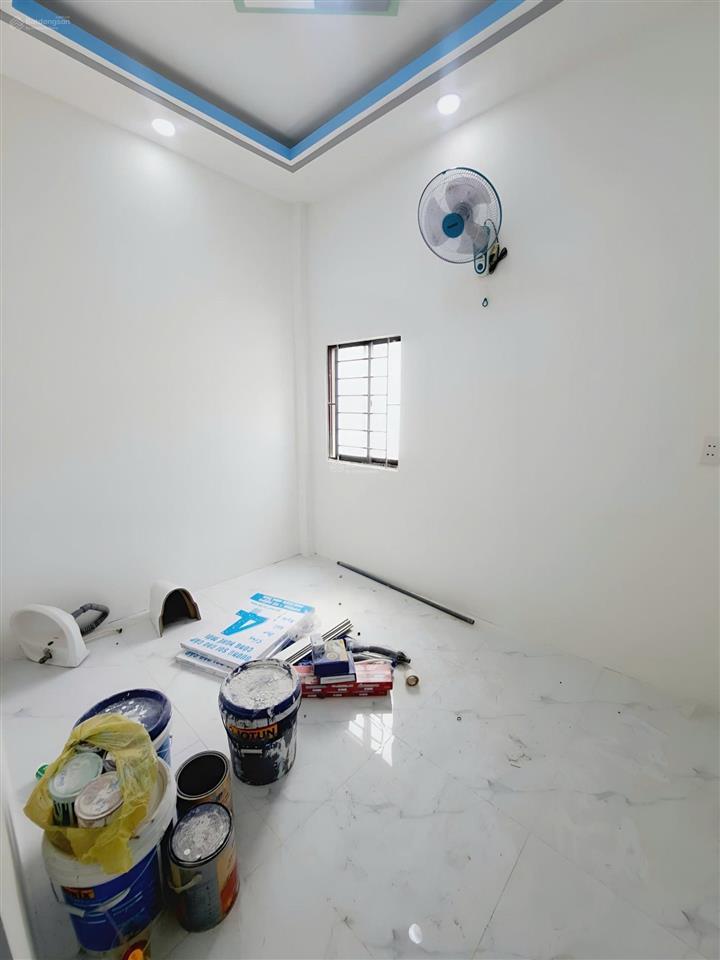 Bán nhà tại nguyễn văn quá, đông hưng thuận, q12, 900 tr, mới xây, còn bớt