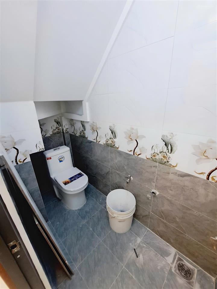 Bán nhà tại nguyễn văn quá, đông hưng thuận, q12, 900 tr, mới xây, còn bớt