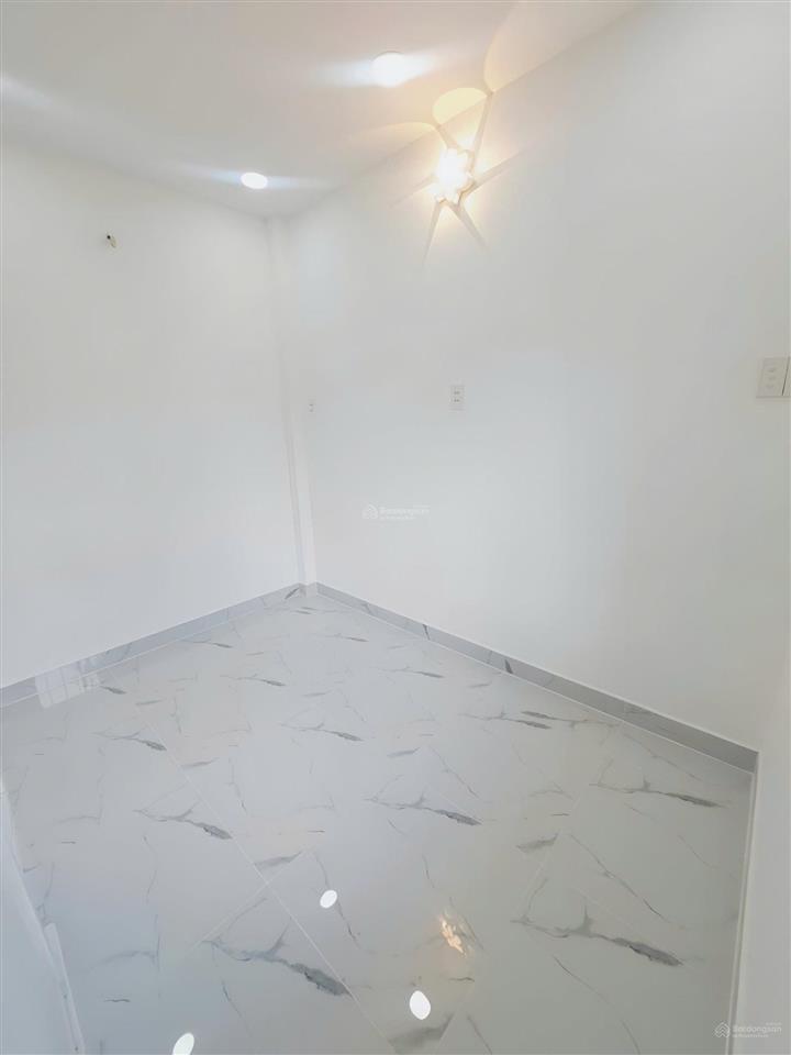 Bán nhà tại nguyễn văn quá, đông hưng thuận, q12, 900 tr, mới xây, còn bớt