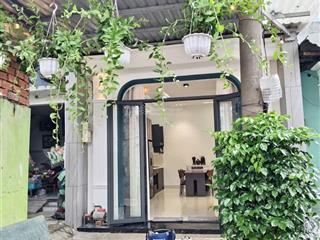 Bán nhà riêng tại tô ký q12, 4.2x14m, giá 1,79 tỷ, 2pn. nội thất sẵn