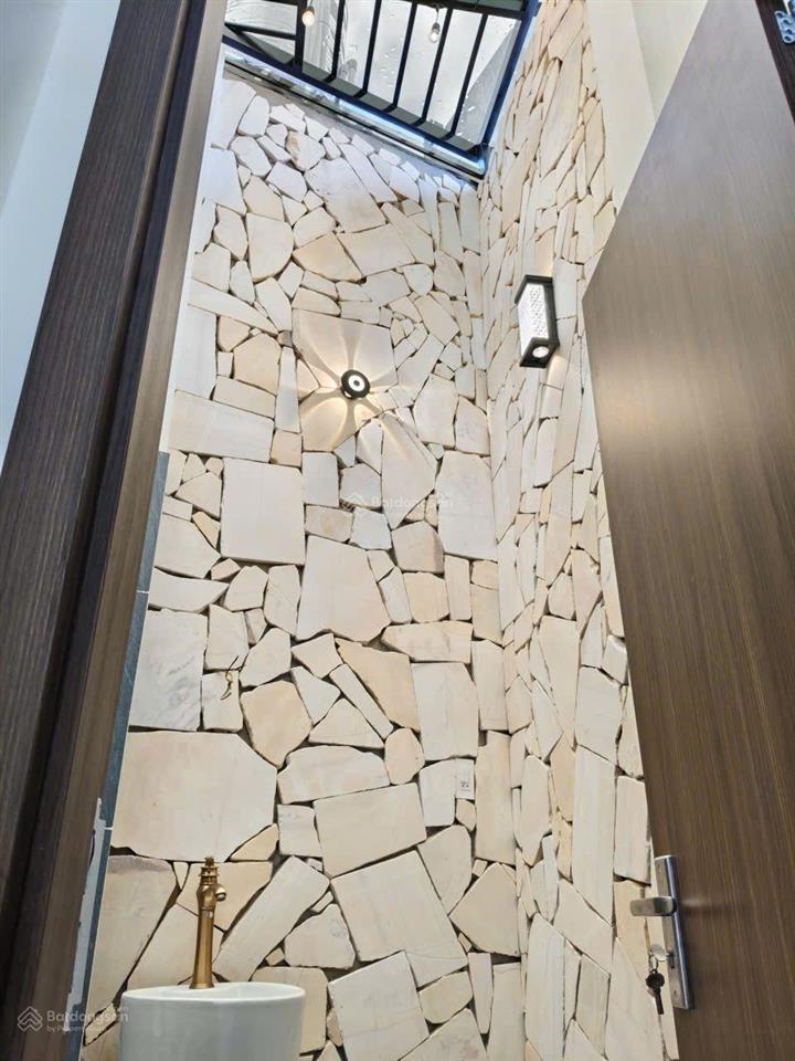 Bán nhà riêng tại tô ký q12, 4.2x14m, giá 1,69 tỷ, 2pn. nội thất sẵn