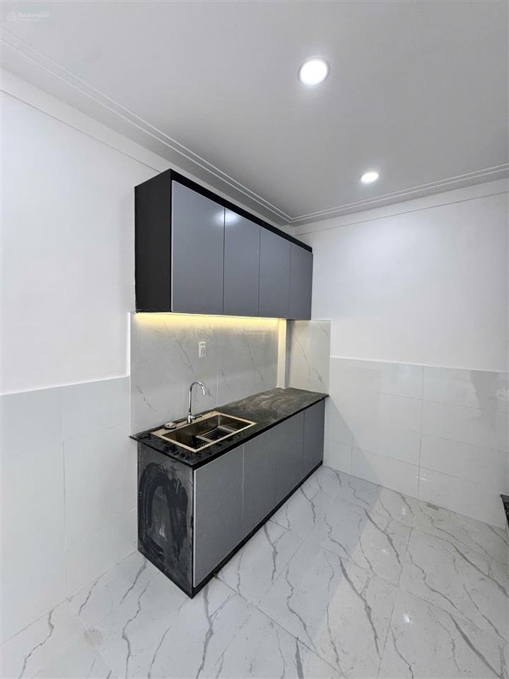 Cho thuê nr 2pn 2wc tại tô ký, ngay cvpm quang trung 3,5 triệu, 2pn, giá cực chất