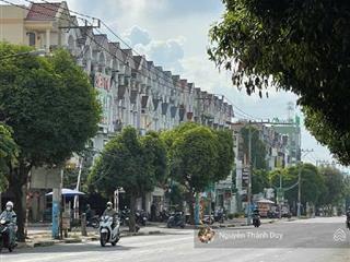 Mặt tiền dt 743a ngay khúc giao với ql1k  đối diện kdc phú hồng thịnh  1892m2 full thổ  75 tỷ tl