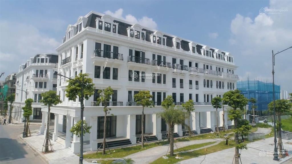 Bán gấp liền kề vip kđt louis đường 22m. dt 134m mt 5m. vị trí đẹp gía đầu tư cực tốt