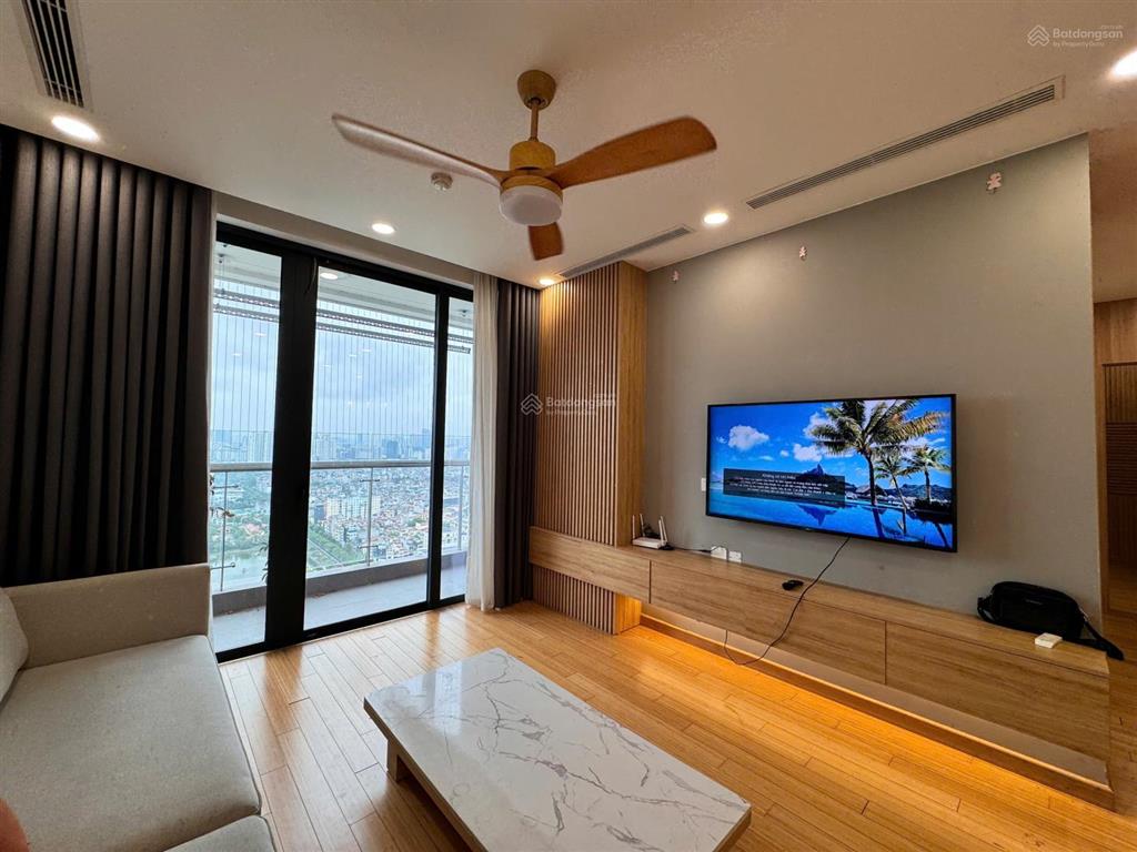 Cho thuê chcc flc 265 cầu giấy, 120m2, 3 pn tầng cao đẹp, full nt, giá 21tr.  0378 456 ***