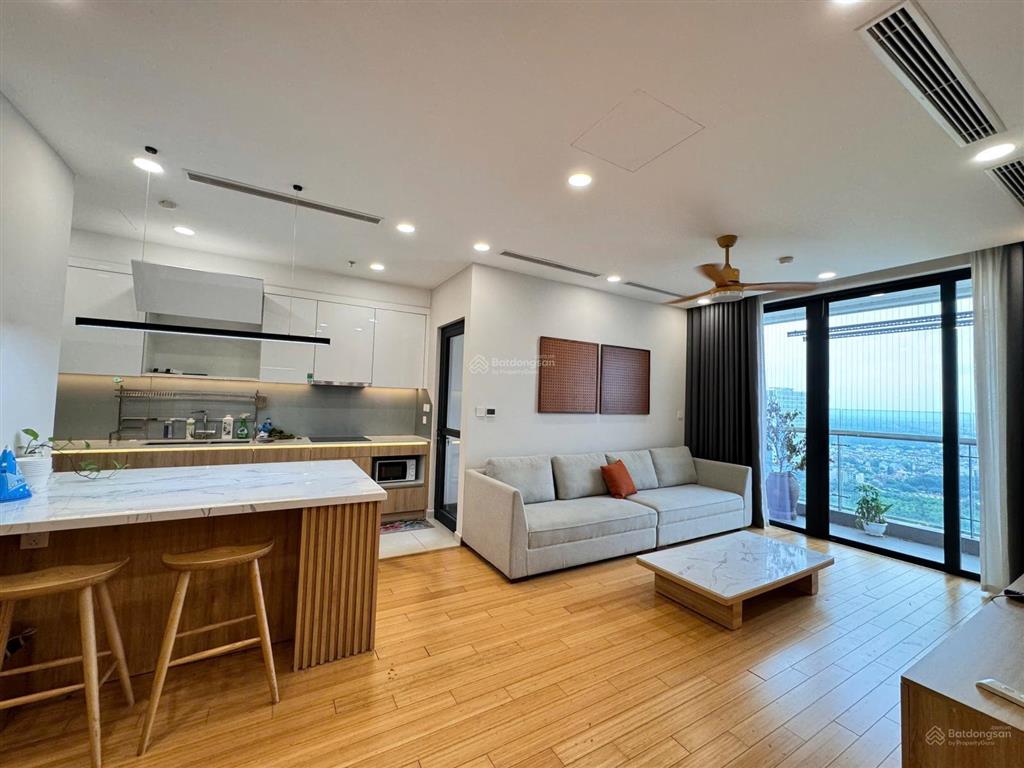 Cho thuê chcc flc 265 cầu giấy, 120m2, 3 pn tầng cao đẹp, full nt, giá 21tr.  0378 456 ***