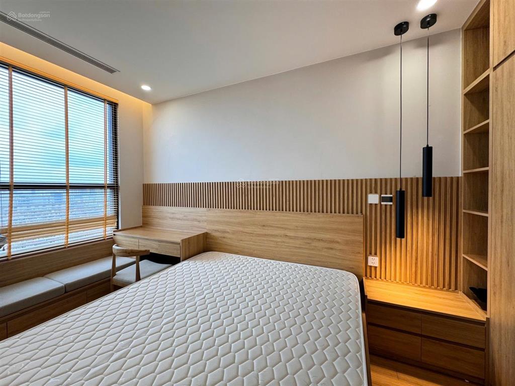 Cho thuê chcc flc 265 cầu giấy, 120m2, 3 pn tầng cao đẹp, full nt, giá 21tr.  0378 456 ***