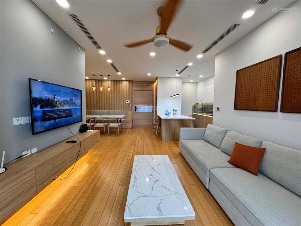 Cho thuê chcc flc 265 cầu giấy, 120m2, 3 pn tầng cao đẹp, full nt, giá 21tr.  0378 456 ***
