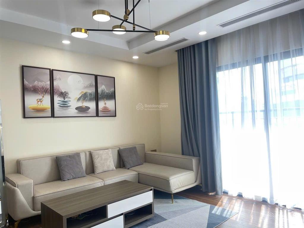 Cho thuê chcc golden park tower, 105m2, 3 ngủ 2 wc full đồ đẹp, căn góc, giá 21tr. l/h 0378 456 ***