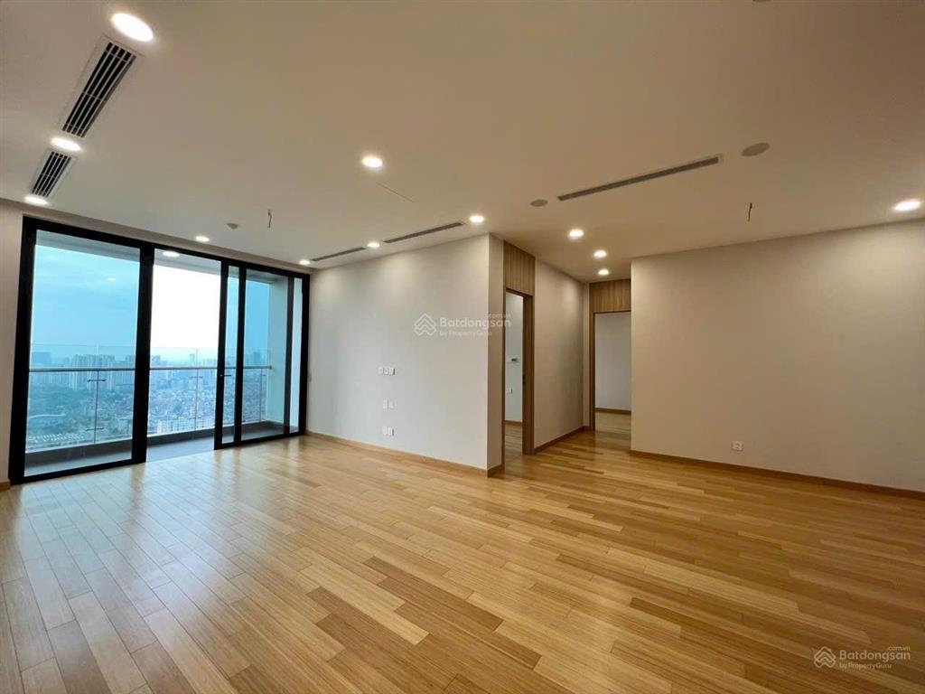 Cho thuê chcc golden park  3 pn đồ cơ bản  căn góc rộng 120m2 giá 19tr,  0378 456 ***