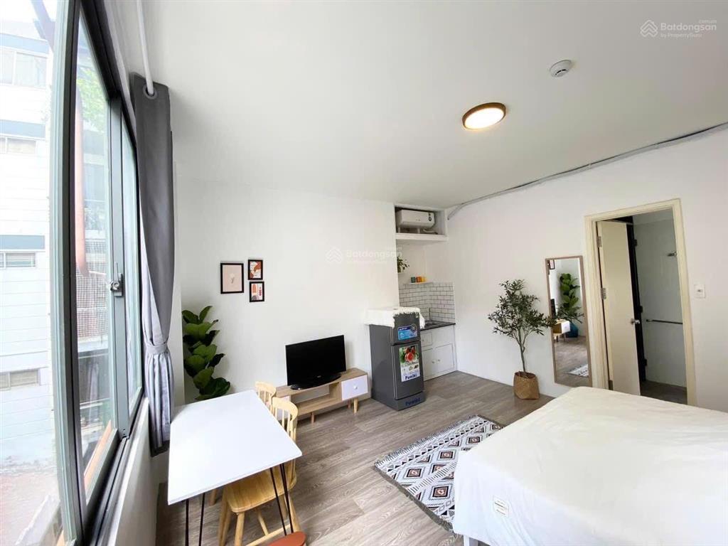 Cho thuê phòng view nhà thờ tân định hai bà trưng, quận 1  giáp quận 3  phú nhuận  gần cầu kiệu