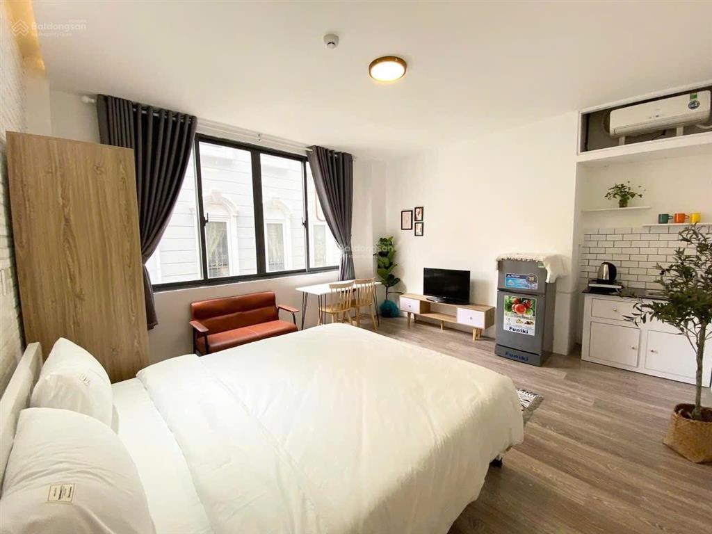 Cho thuê phòng view nhà thờ tân định hai bà trưng, quận 1  giáp quận 3  phú nhuận  gần cầu kiệu
