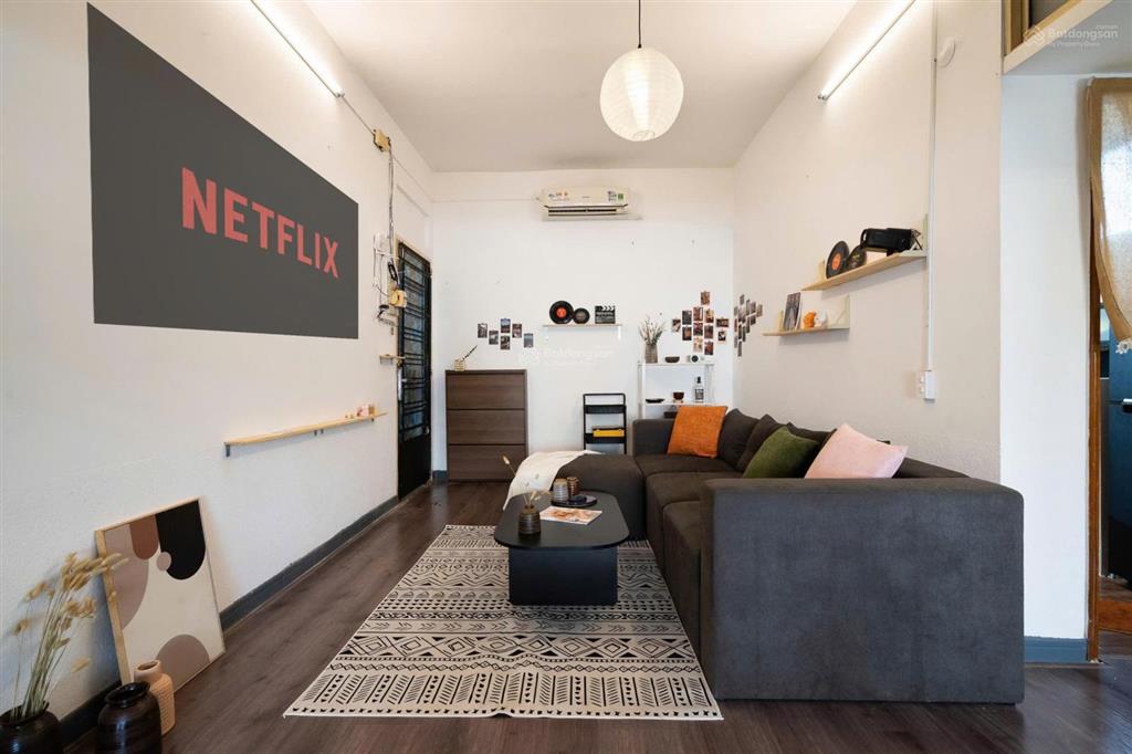 Cho thuê căn hộ vintage retro 1 phòng ngủ + gác + ban công chung cư cống quỳnh, quận 1 nhận airbnb