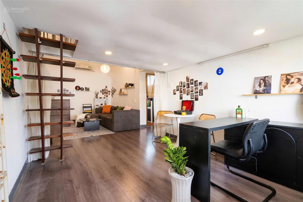 Cho thuê căn hộ vintage retro 1 phòng ngủ + gác + ban công chung cư cống quỳnh, quận 1 nhận airbnb
