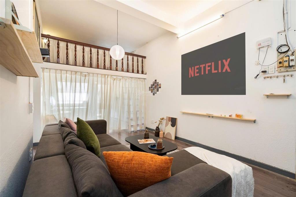 Cho thuê căn hộ vintage retro 1 phòng ngủ + gác + ban công chung cư cống quỳnh, quận 1 nhận airbnb