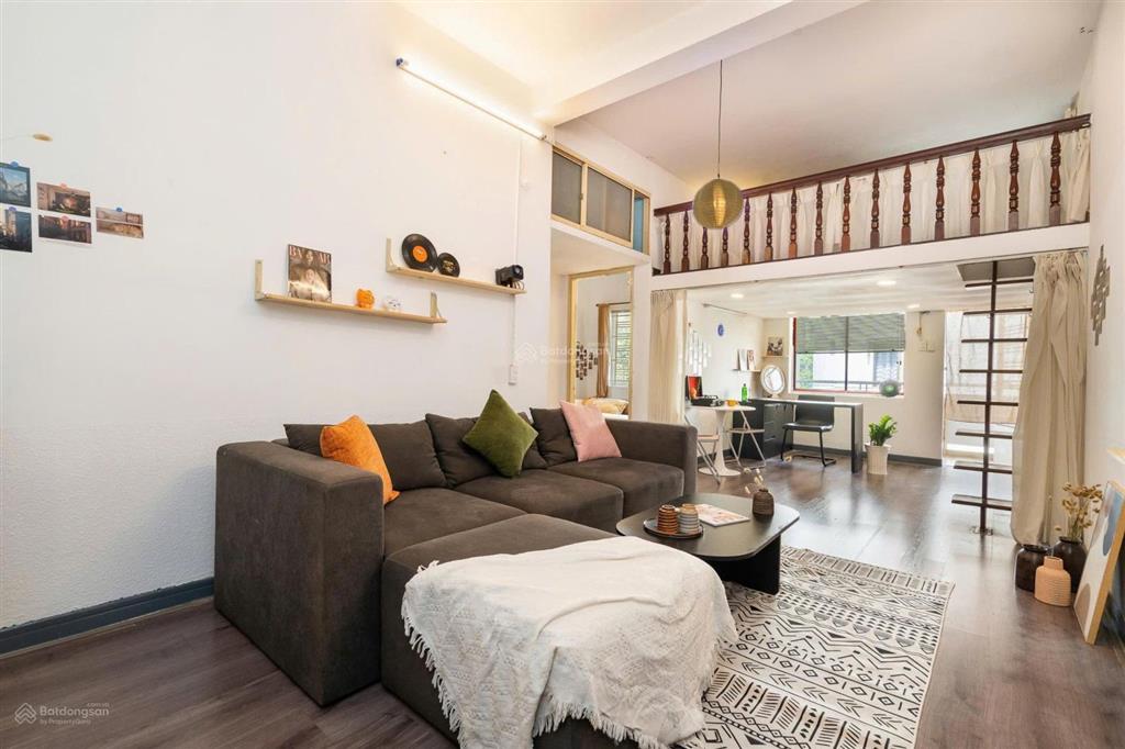 Cho thuê căn hộ vintage retro 1 phòng ngủ + gác + ban công chung cư cống quỳnh, quận 1 nhận airbnb