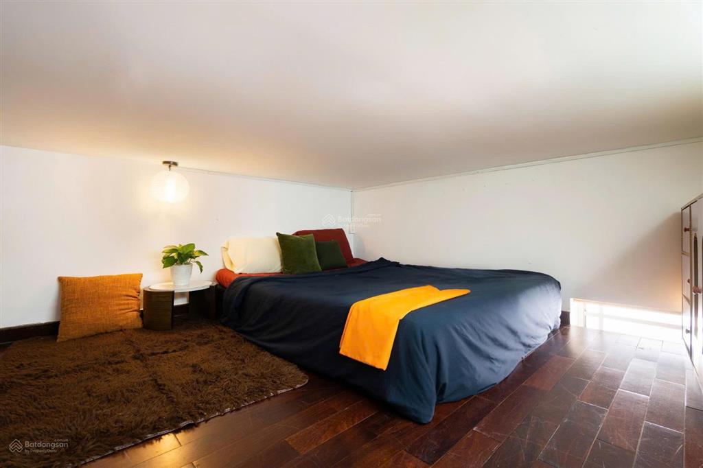 Cho thuê căn hộ vintage retro 1 phòng ngủ + gác + ban công chung cư cống quỳnh, quận 1 nhận airbnb