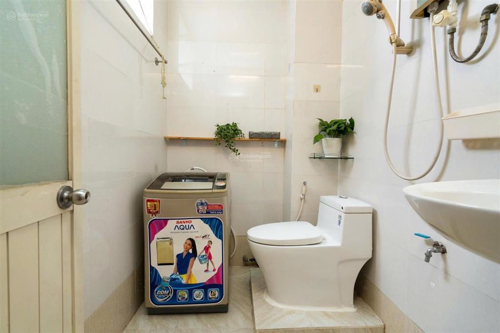Cho thuê căn hộ vintage retro 1 phòng ngủ + gác + ban công chung cư cống quỳnh, quận 1 nhận airbnb