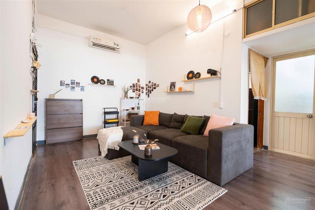 Cho thuê căn hộ vintage retro 1 phòng ngủ + gác + ban công chung cư cống quỳnh, quận 1 nhận airbnb