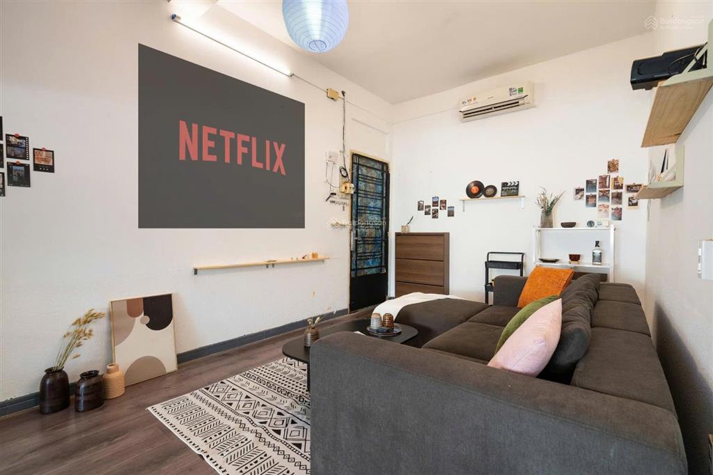 Cho thuê căn hộ vintage retro 1 phòng ngủ + gác + ban công chung cư cống quỳnh, quận 1 nhận airbnb
