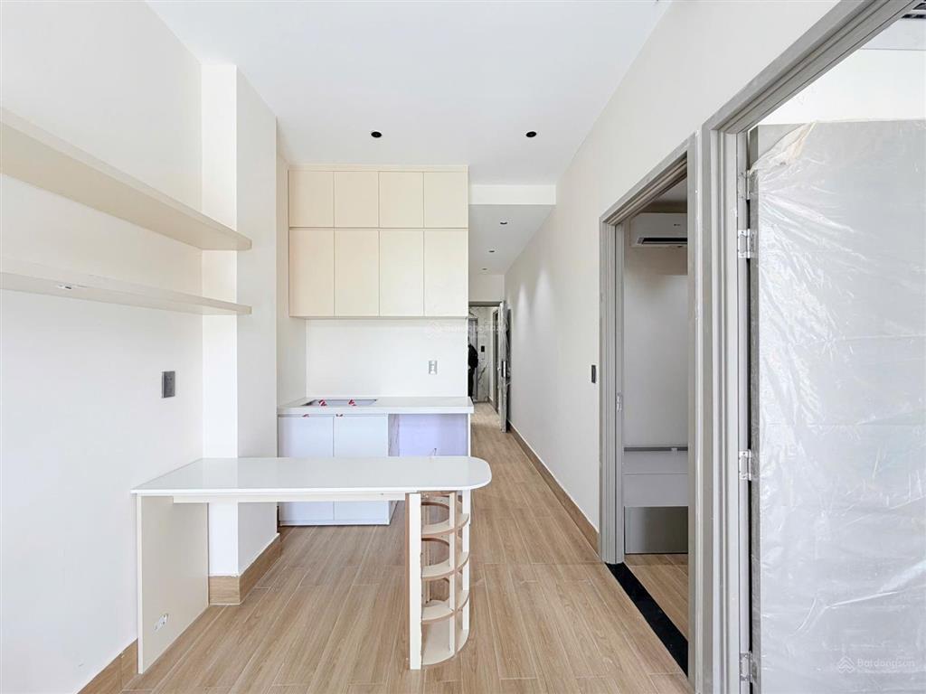 Cho thuê căn hộ penthouse tại q5, 2 phòng ngủ sân thượng riêng to đùng  giáp q1, cầu nguyễn văn cừ