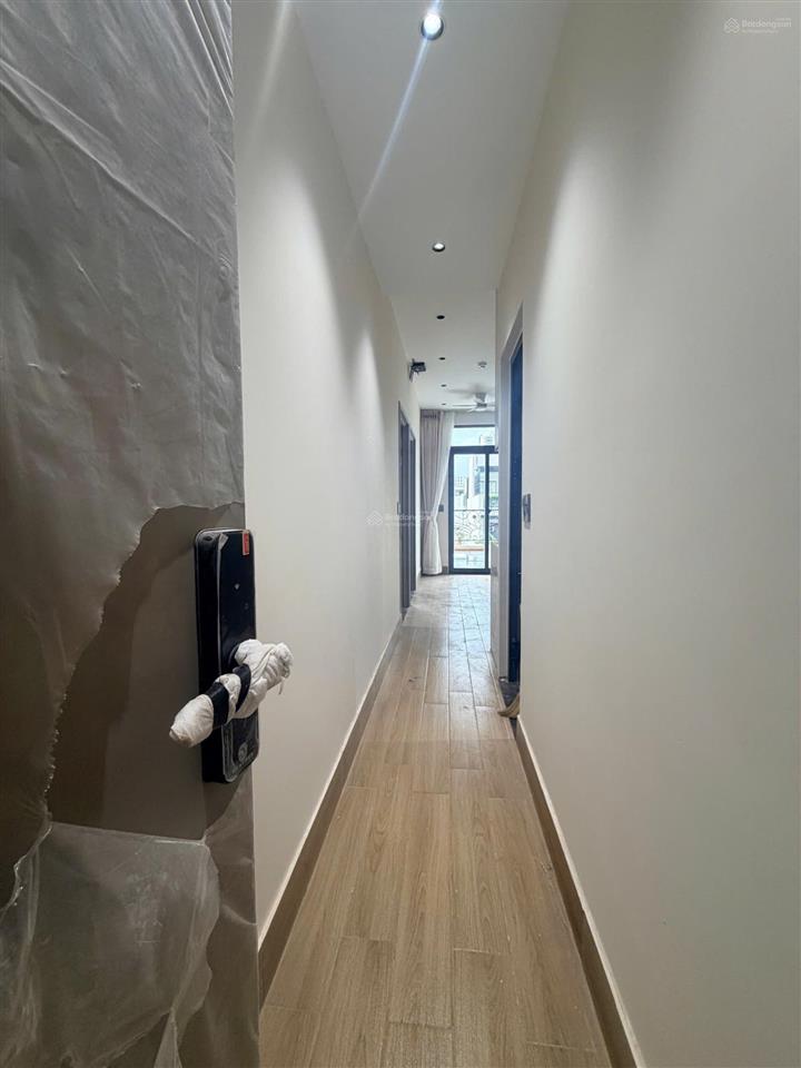 Cho thuê căn hộ penthouse tại q5, 2 phòng ngủ sân thượng riêng to đùng  giáp q1, cầu nguyễn văn cừ