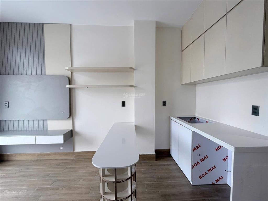 Cho thuê căn hộ penthouse tại q5, 2 phòng ngủ sân thượng riêng to đùng  giáp q1, cầu nguyễn văn cừ