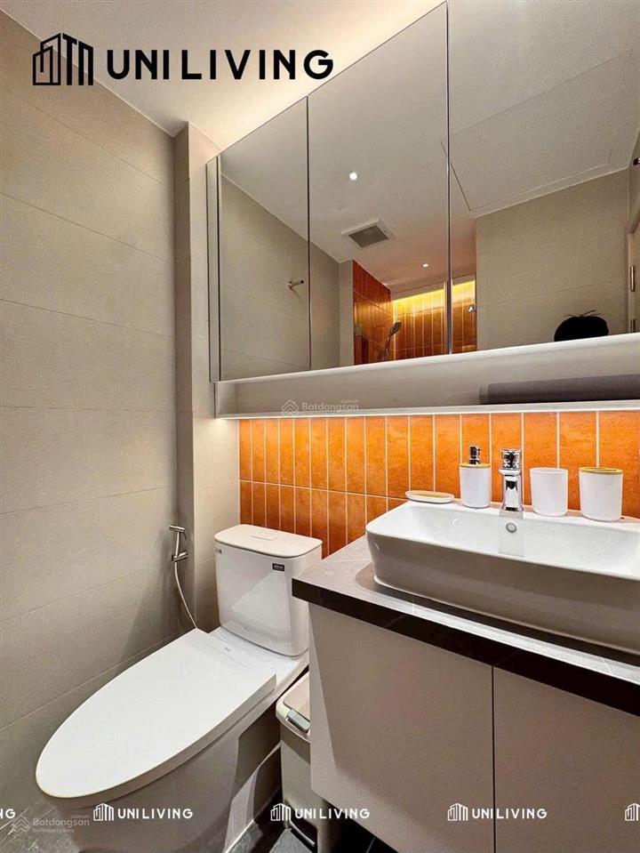 Cho thuê căn hộ duplex trần cao 2m5  tại q3 gần chợ tân định, cv lê văn tám, hồ con rùa quận 1