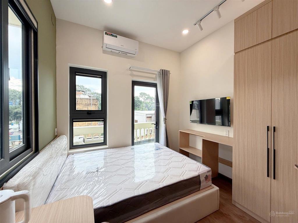 Cho thuê căn hộ 1pn ban công full nội thất tại quận 1 gần vòng xoay phù đổng  chợ bến thành