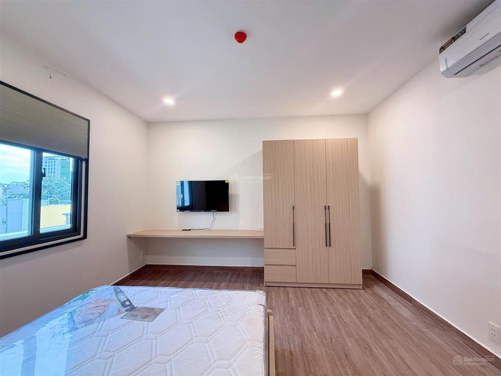 Cho thuê căn hộ 1pn ban công full nội thất tại quận 1 gần vòng xoay phù đổng  chợ bến thành