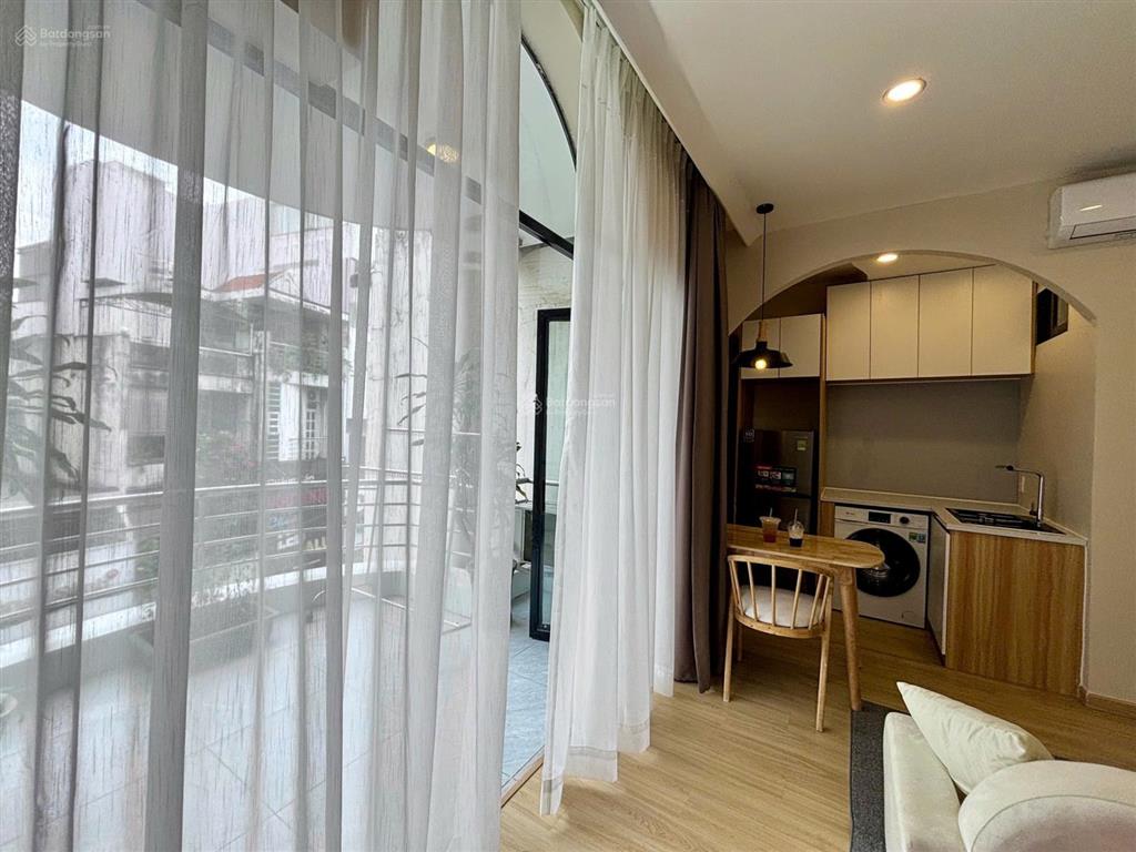 Căn hộ 1 pn ban công tại hbk q10  gần vạn hạnh mall  đh bách khoa  cv lê thị riêng  đh ueh