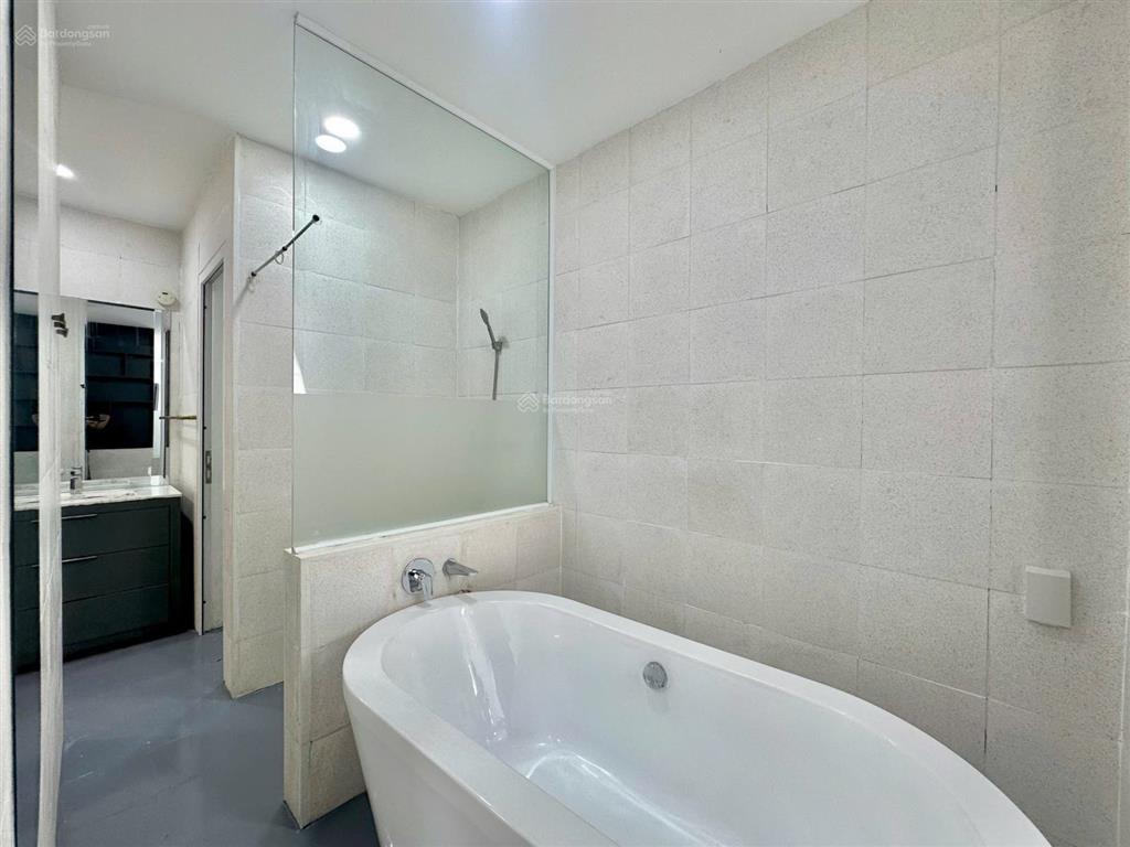 Cho thuê chdv quận 3  1pn rộng 40m có bồn tắm gần ngã sáu phù đổng, công viên 23/9 quận 1