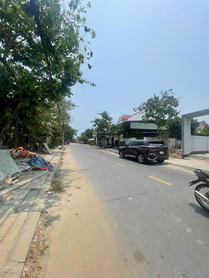 Bán đất mặt tiền nguyễn tri phương, hội an, view sông thu bồn
 diện tích đất 362,2m2, ngang 7,27m