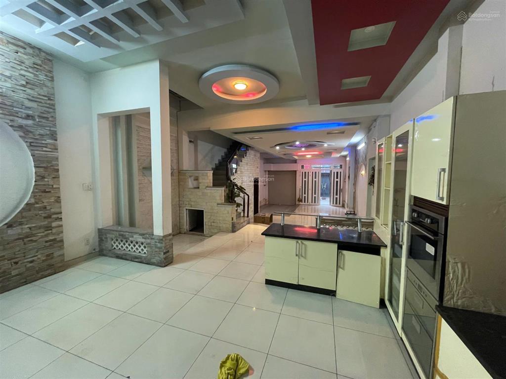 Nhà diện tích lớn 6.3x22m tô hiến thành 6pn  phù hợp công ty, spa, dạy học